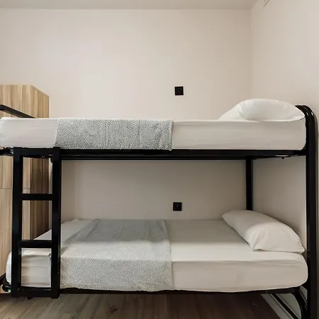 Roquerol Gracia Hostel