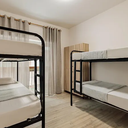 Roquerol Gracia Hostel Barcelona