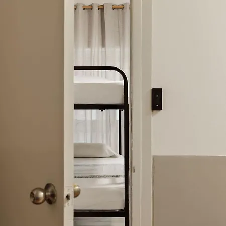 Hostel Roquerol Gracia Barcelona